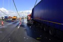 Schwerer LKW VU PKlemm A 4 Rich Olpe auf der Rodenkirchener Bruecke P363